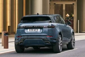 Range Rover Evoque 2024: скромный фейслифтинг и новый салон