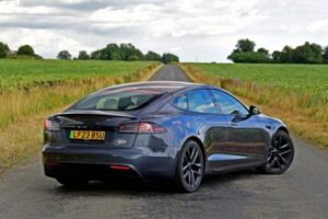 Tesla Model S 2023: скромное обновление (цены и комплектации)