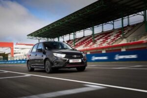АвтоВАЗ объявил о начале продаж новой Lada Granta Sport