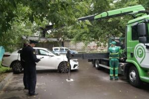 В Москве за неоплату штрафа на спецстоянки забрали 53 автомобиля с января