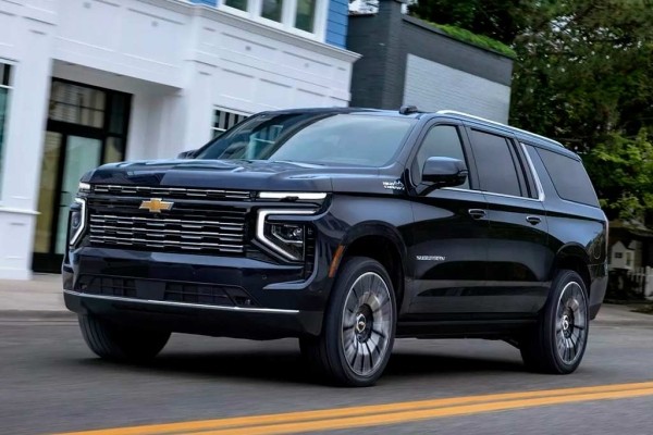 Компания Chevrolet представила обновленные внедорожники Tahoe и Suburban