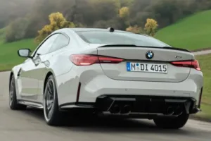 Рестайлинг купе BMW M4 2024: новые фары и прибавка мощности у модификации Competition xDrive