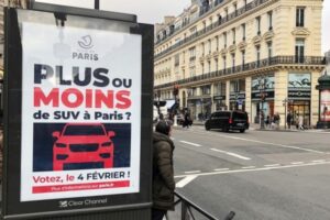 Мэр Лондона заинтересовался законом о повышении платы за парковку внедорожников в Париже
