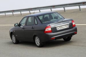 Что лучше – Лада Приора или Hyundai Accent? Русский автопром против Азии