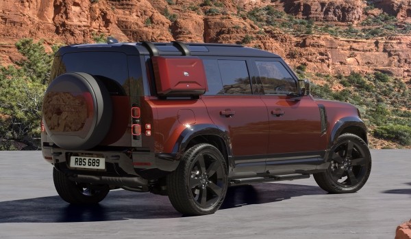 Land Rover Defender: технические обновки и расширенное оснащение