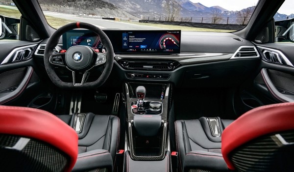Суперкупе BMW M4 CS: полный привод и меньше экстрима